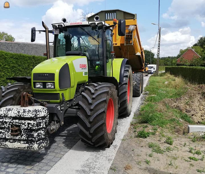 Claas tractor met containersysteem