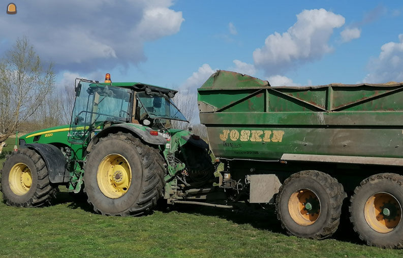Tractor met Joskin gronddumper